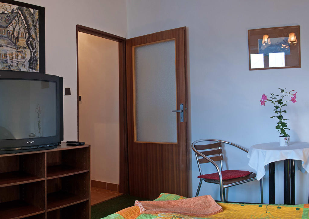Lovecky Hotel Jivak โลว์เชนิเย ห้อง รูปภาพ