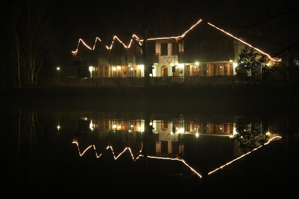 Lovecky Hotel Jivak โลว์เชนิเย ภายนอก รูปภาพ