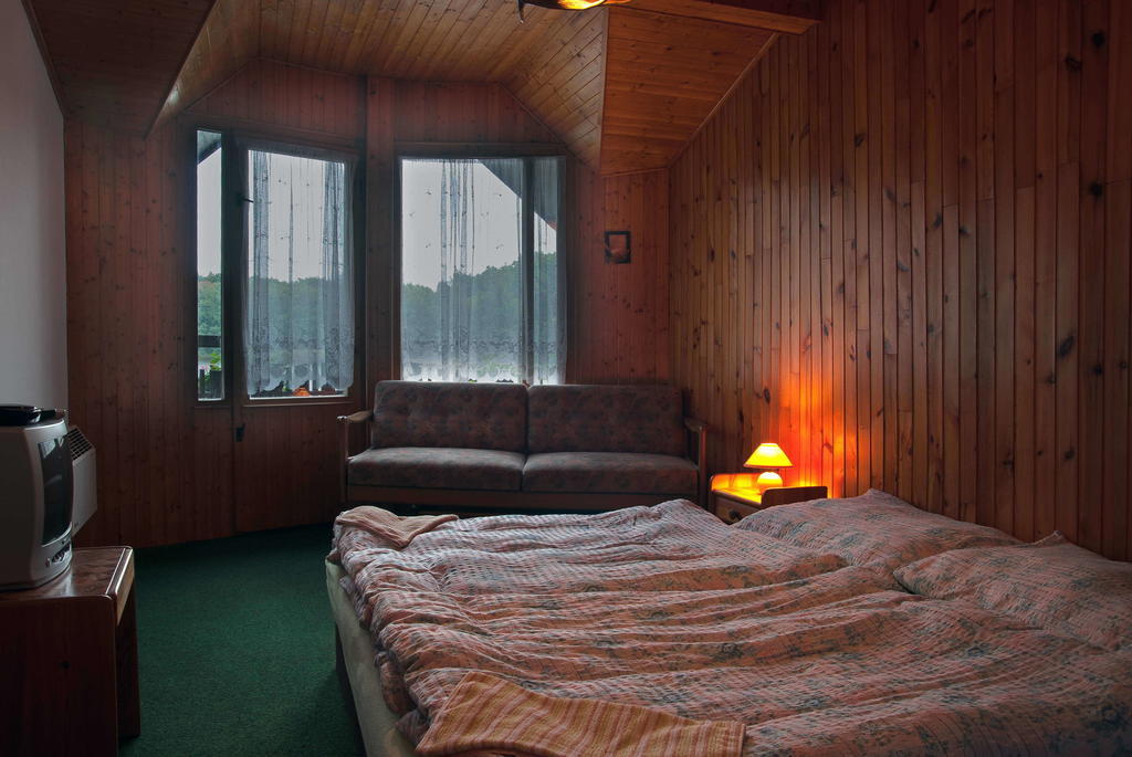 Lovecky Hotel Jivak โลว์เชนิเย ห้อง รูปภาพ